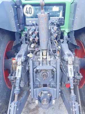Tracteur agricole Fendt 824 Vario S4