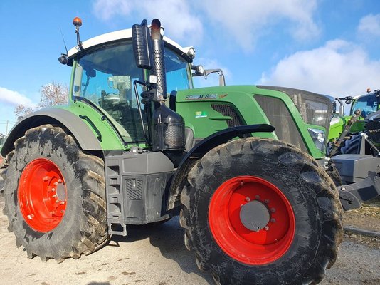 Tracteur agricole Fendt 824 Vario S4