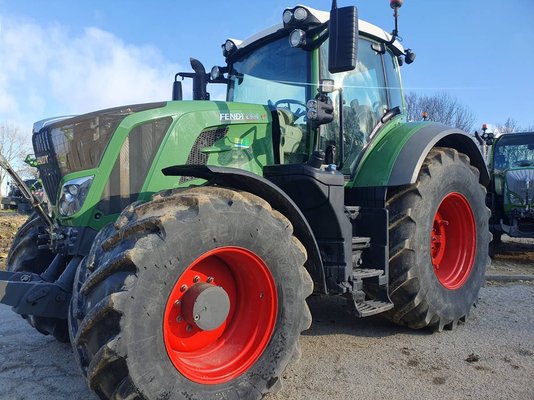 Tracteur agricole - 824 Vario S4